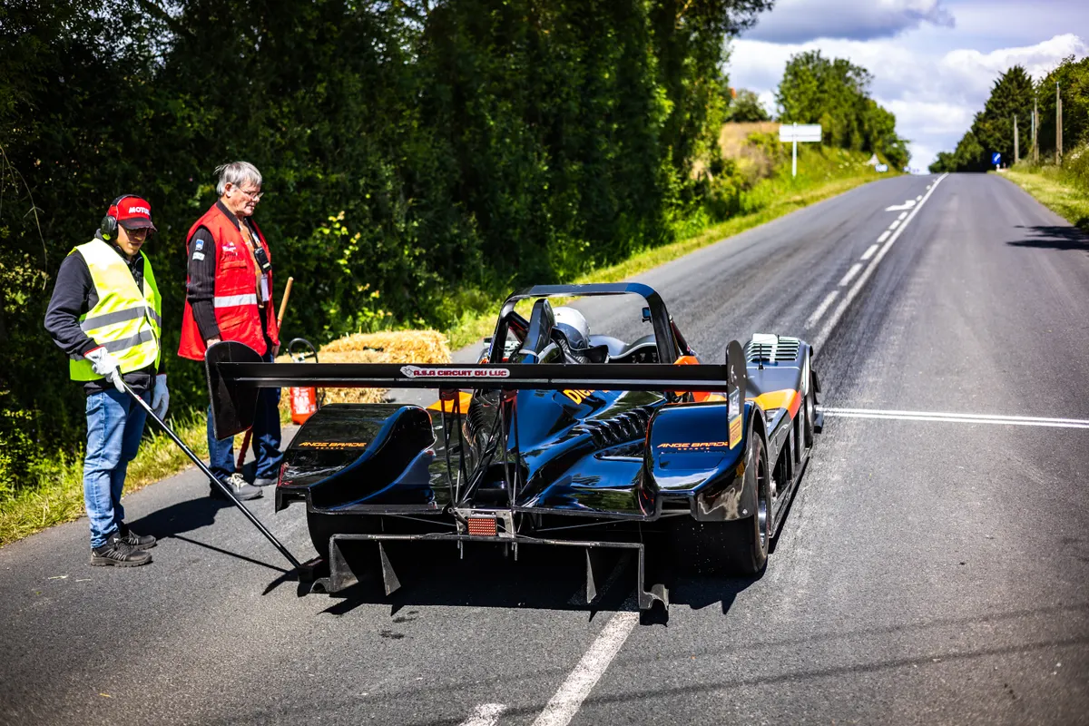 Tom Diebold au départ, au volant de la Norma. La Pommeraye 2026.