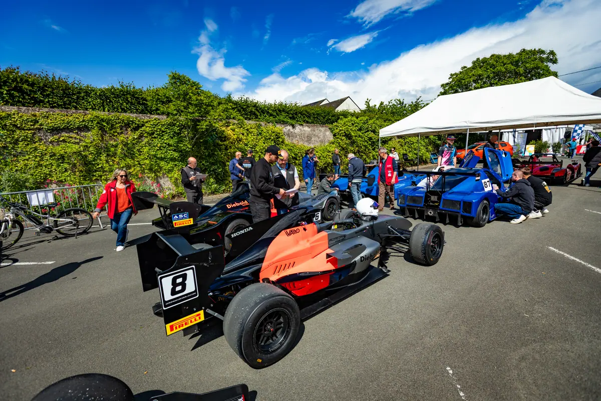 La Tatuus Formula Master numéro 8 de David Diebold dans le paddock de La Pommeraye en 2026